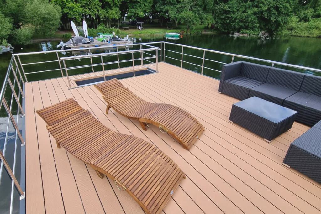 Enterprise-09-Dachterrasse
